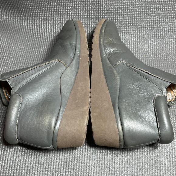 Gentle Souls Nara Booties‎ Womens Size 9.5M Gray Leather Pull On Wedge Heel - Picture 8 of 9